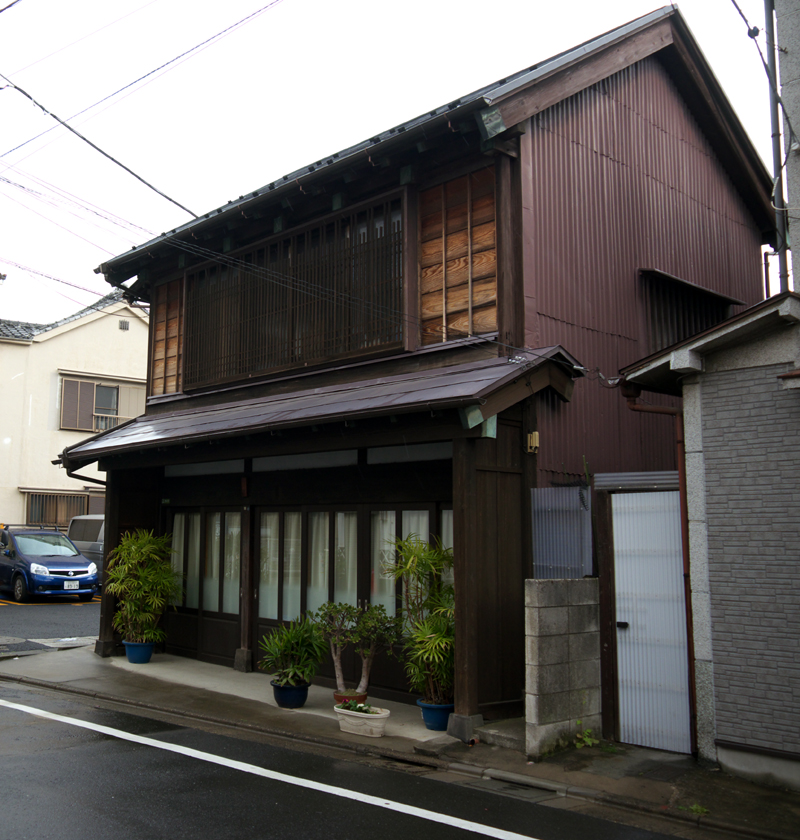 北千住・宿場時代を思わせる建築。